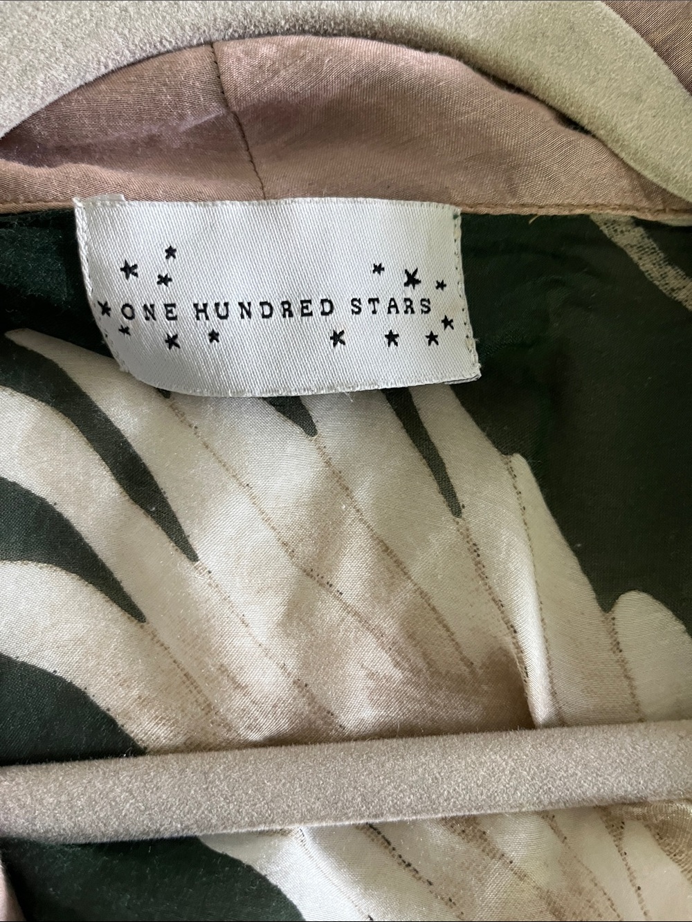 Women's Dark Green Crane Print Robe with Blush Trim - Picture 5 of 6